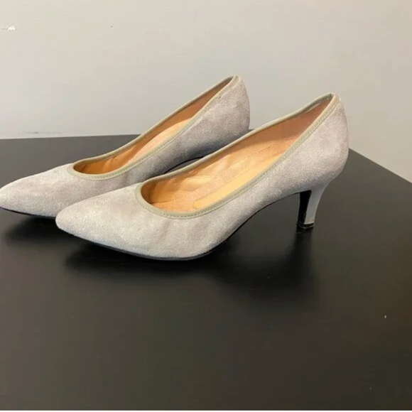 Naturalizer Pointed Toe Pumps. Size 8.5 - Picture 2 of 8